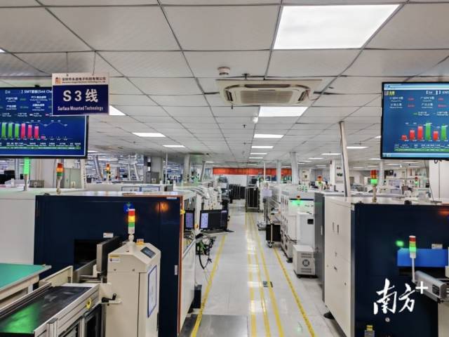 “聪明”的生产线背后，正在被AI改变的“坪山制造”